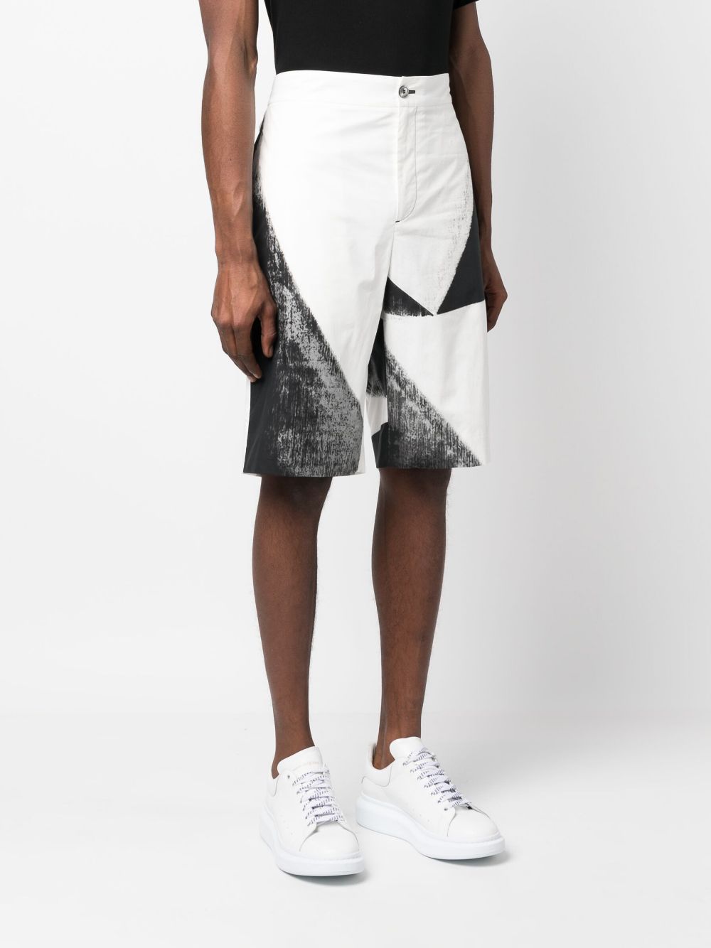 Alexander McQueen Alexander McQueen abstract-print cotton bermuda shorts