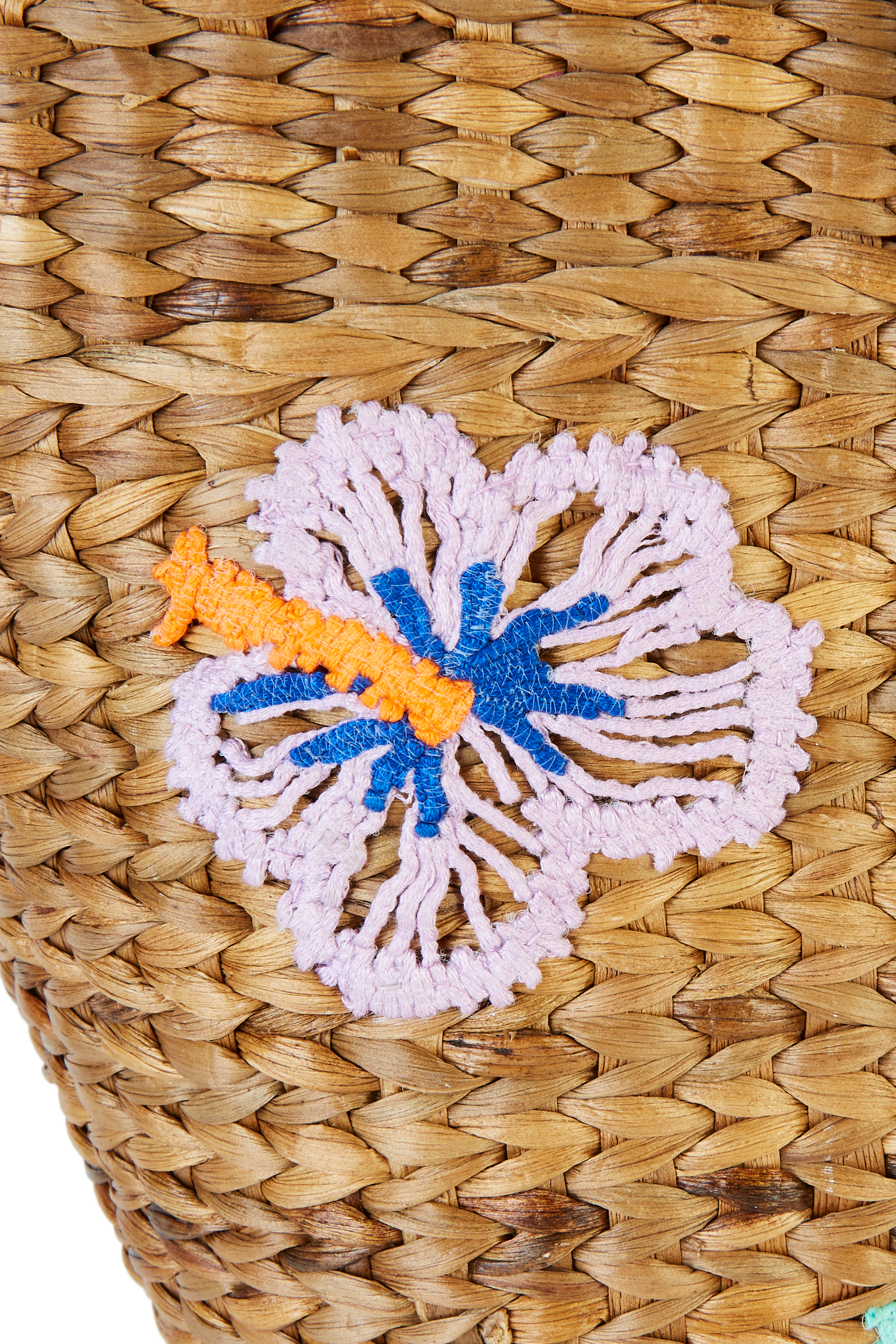 Embroidered Hyacinth Leaf Basket With Pink Stripe Bag